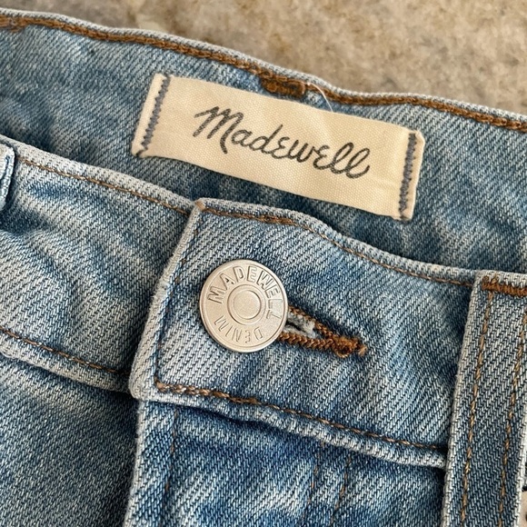Madewell The Perfect Vintage Straight Jean in Danby Wash: Knee-Rip Edition - Picture 2 of 12